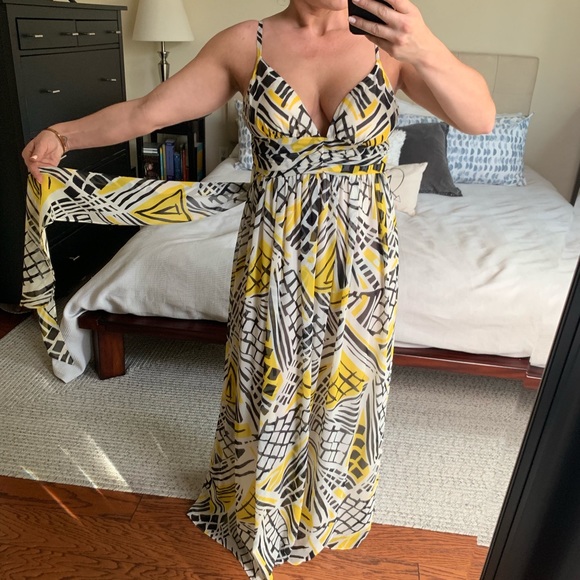 | stunning graphic wrap dress | - Picture 6 of 8